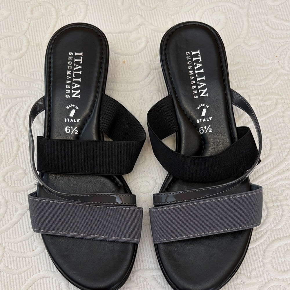 Italian Shoemakers Black and Gray Slide Sandals